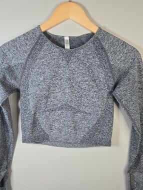 Women's Medium Stretchy Gray Seamless Cropped Long Sleeve Athletic Yoga Top